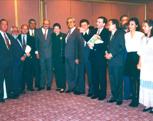 Cada quien estira su pita